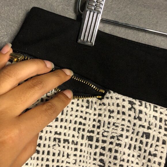 calvin klein womens skirt 4 small s white black textured zip back zip work r1 - Picture 7 of 13